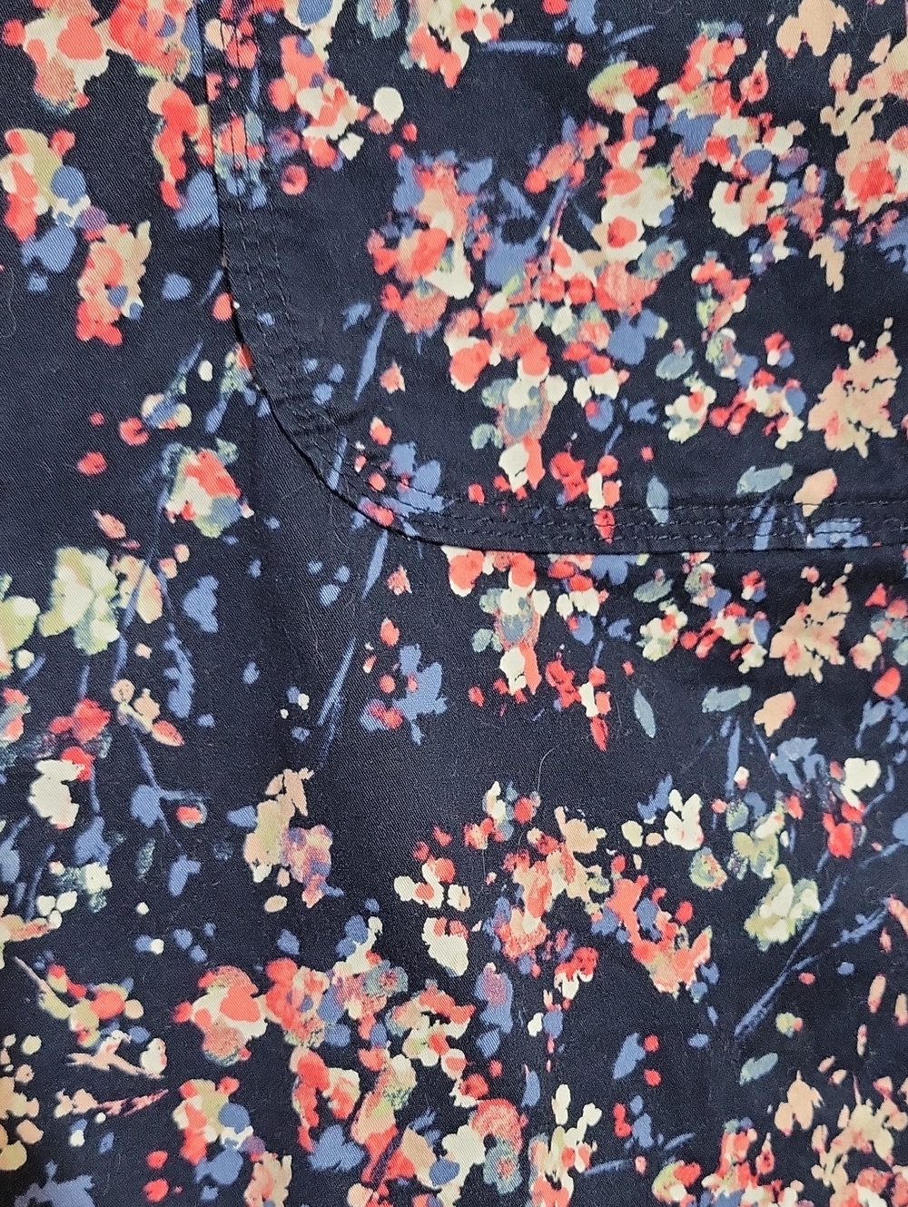 Lee Riders Women's Navy Floral Midrise Stretchy Flat Front Shorts Sz 16M - Picture 4 of 12